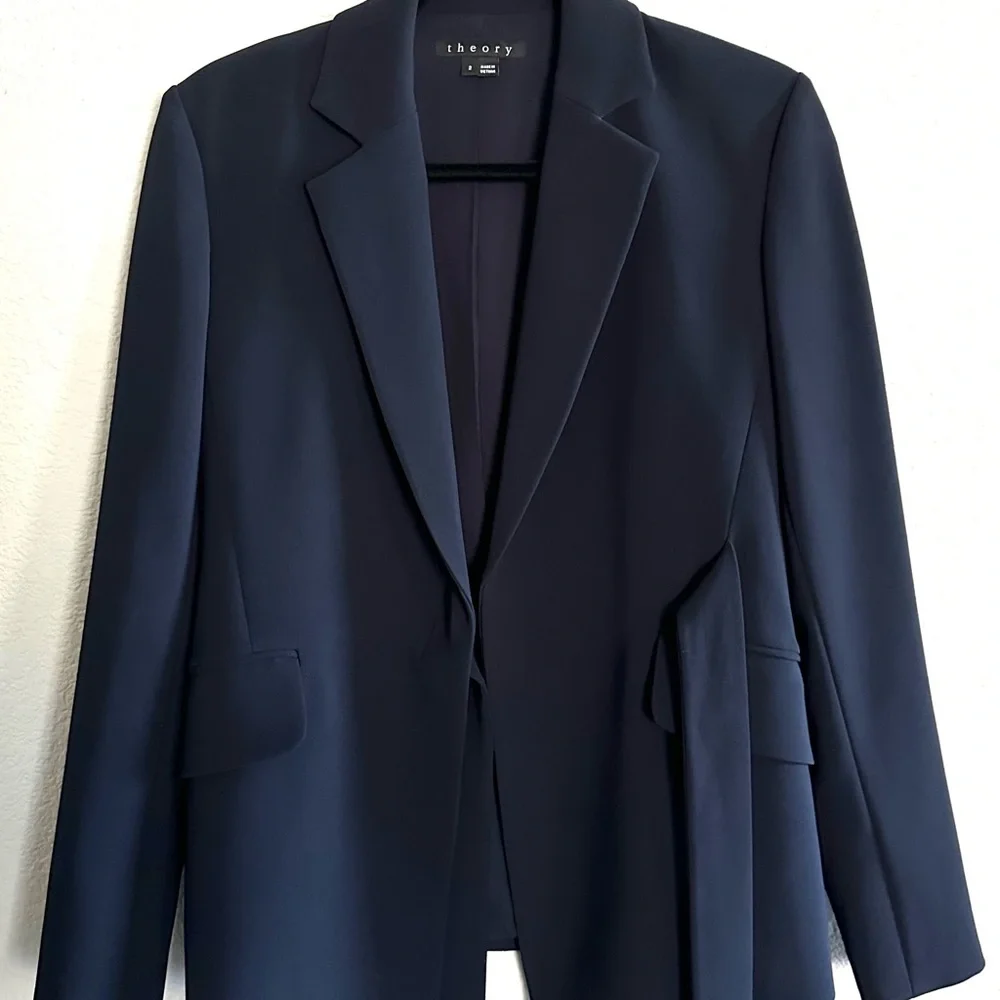 Theory Navy Blue Woman’s Blazer - Picture 1 of 2